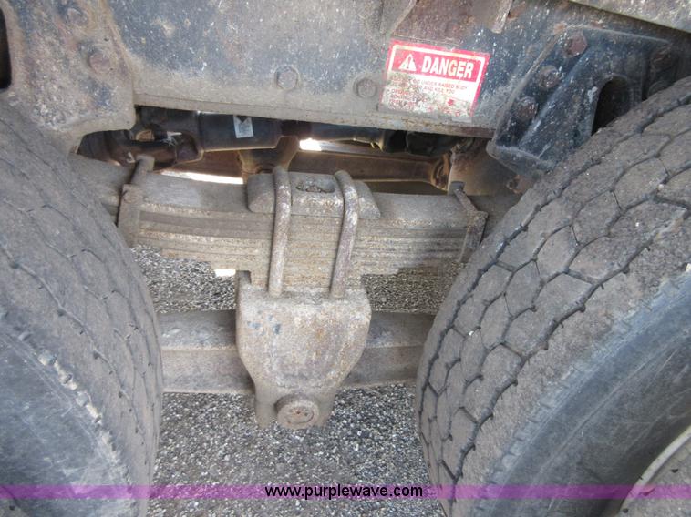 image for item I1954 1999 International 4900 dump truck