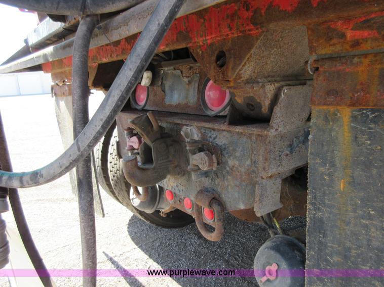 image for item I1954 1999 International 4900 dump truck