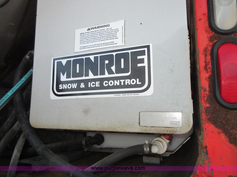 image for item I1954 1999 International 4900 dump truck