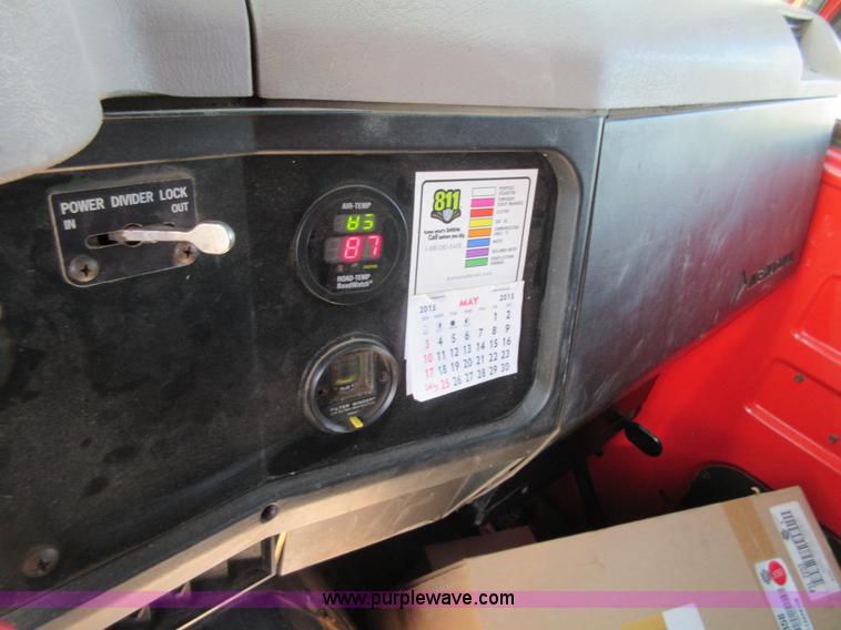 image for item I1954 1999 International 4900 dump truck