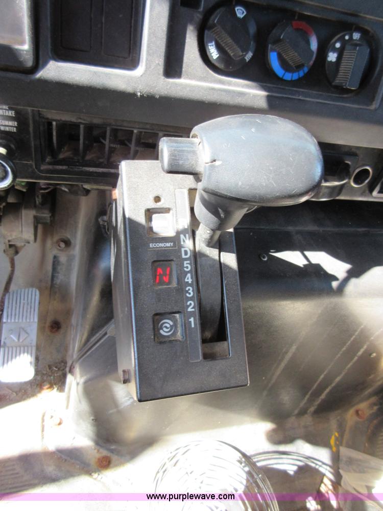 image for item I1954 1999 International 4900 dump truck