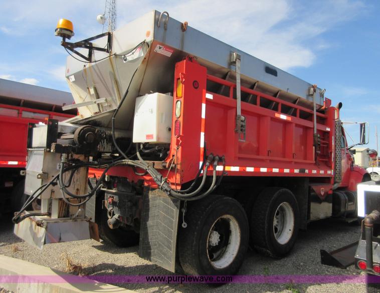 image for item I1958 1999 International 4900 dump truck