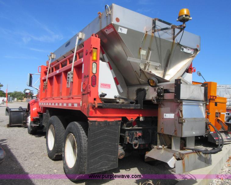 image for item I1958 1999 International 4900 dump truck