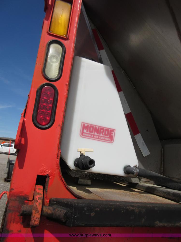 image for item I1958 1999 International 4900 dump truck