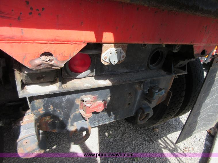 image for item I1958 1999 International 4900 dump truck