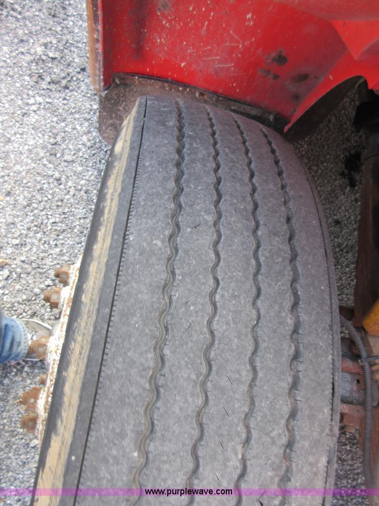 image for item I1958 1999 International 4900 dump truck