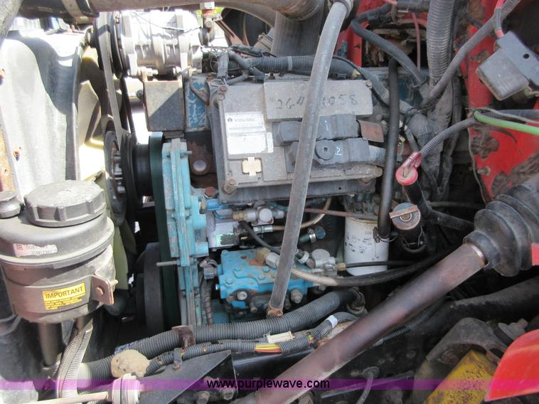 image for item I1958 1999 International 4900 dump truck