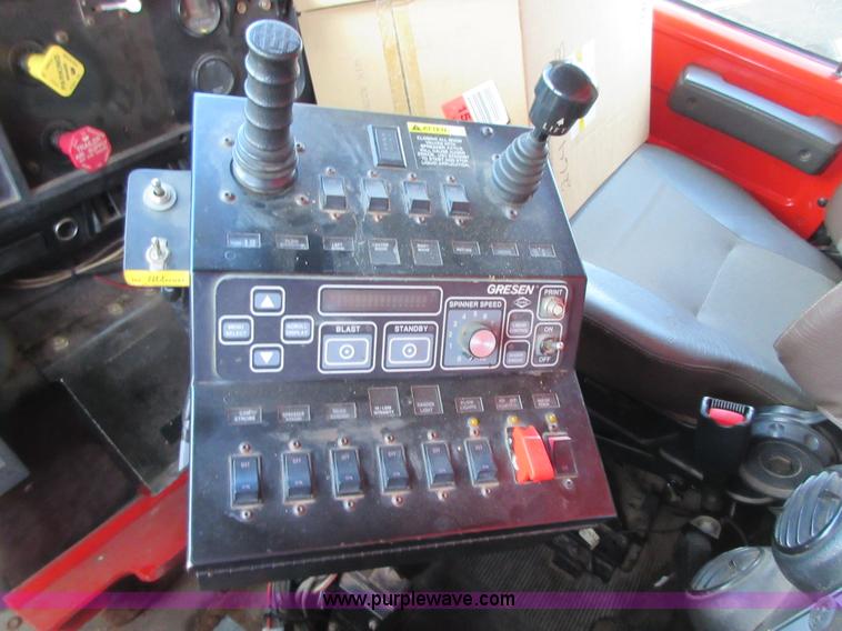 image for item I1958 1999 International 4900 dump truck