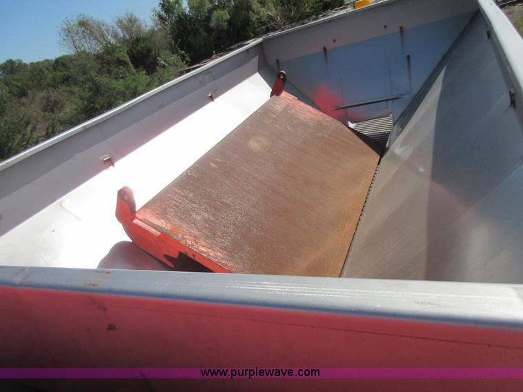 image for item I1958 1999 International 4900 dump truck