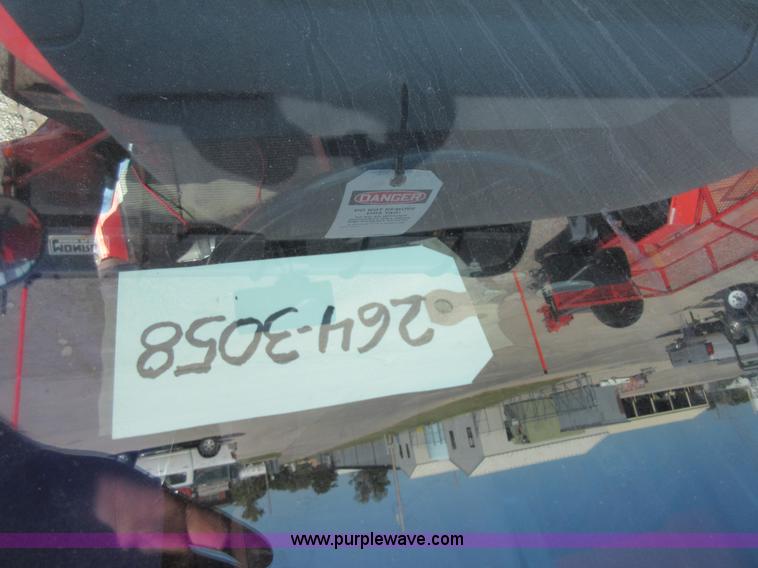 image for item I1958 1999 International 4900 dump truck