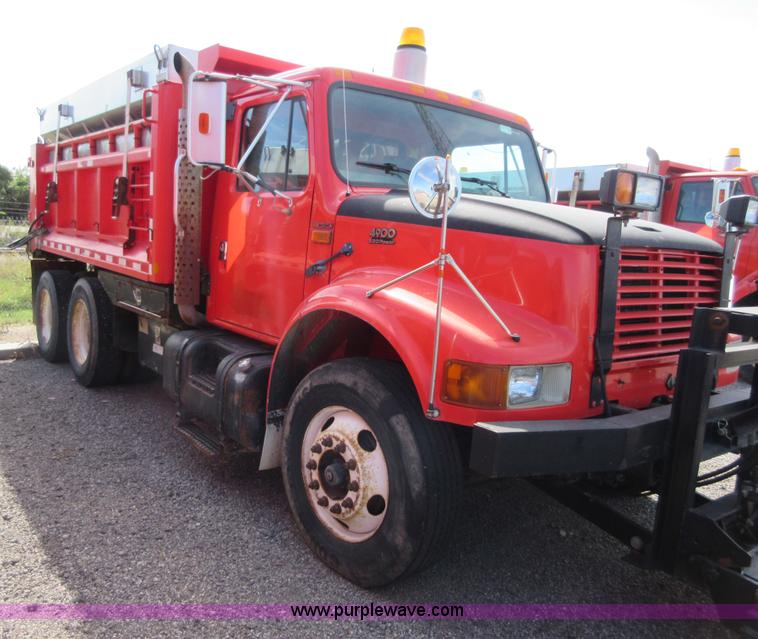 image for item I1959 1999 International 4900 dump truck