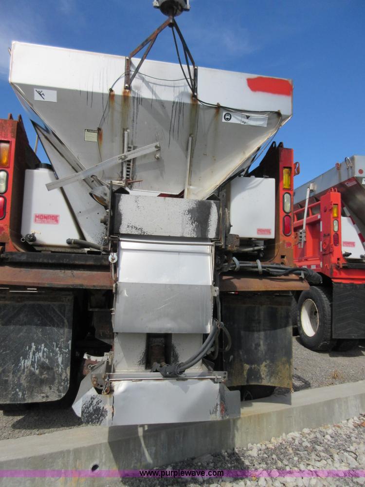 image for item I1959 1999 International 4900 dump truck