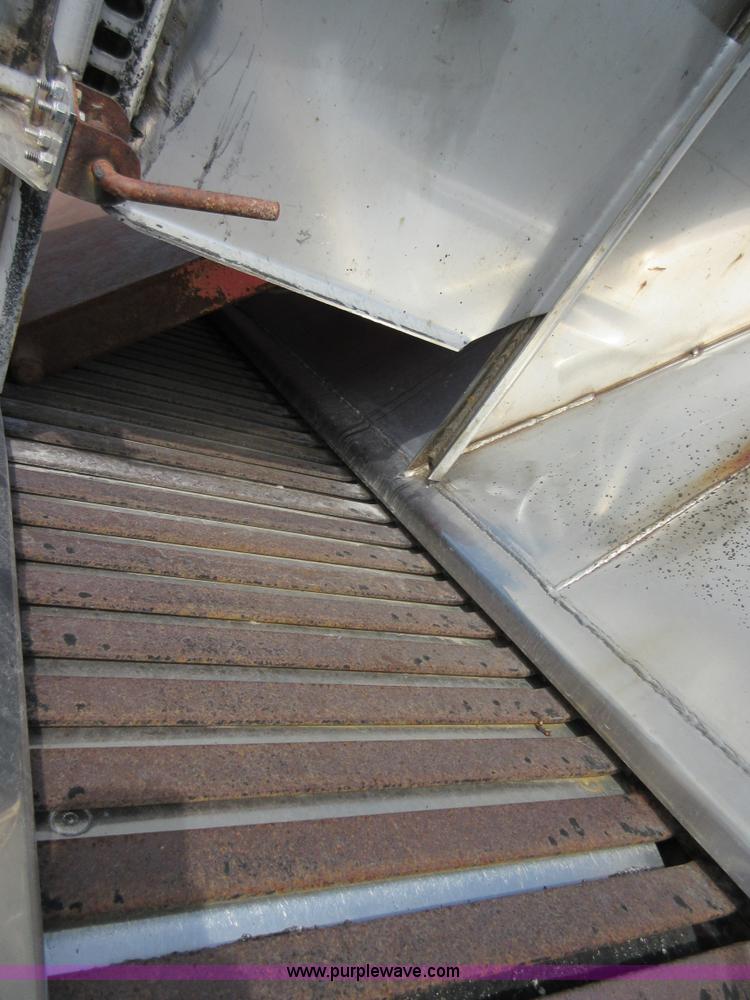 image for item I1959 1999 International 4900 dump truck