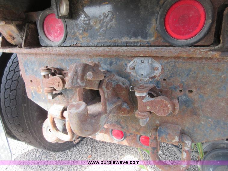 image for item I1959 1999 International 4900 dump truck