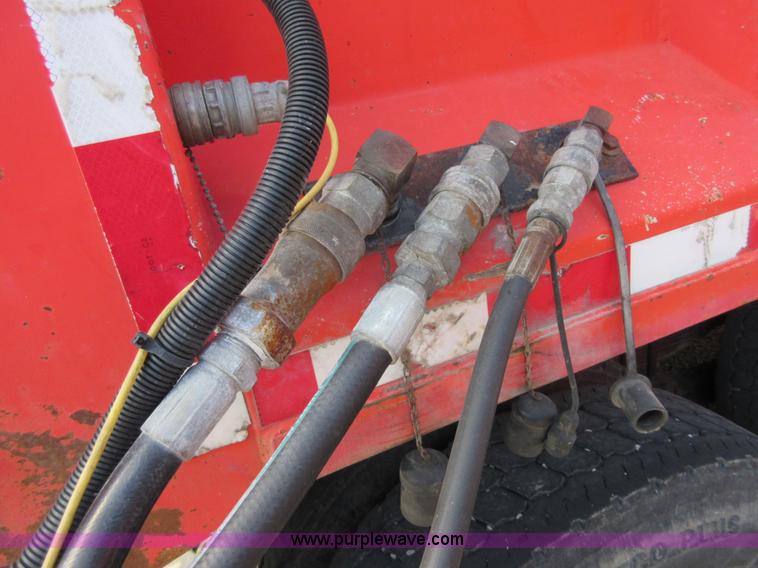 image for item I1959 1999 International 4900 dump truck