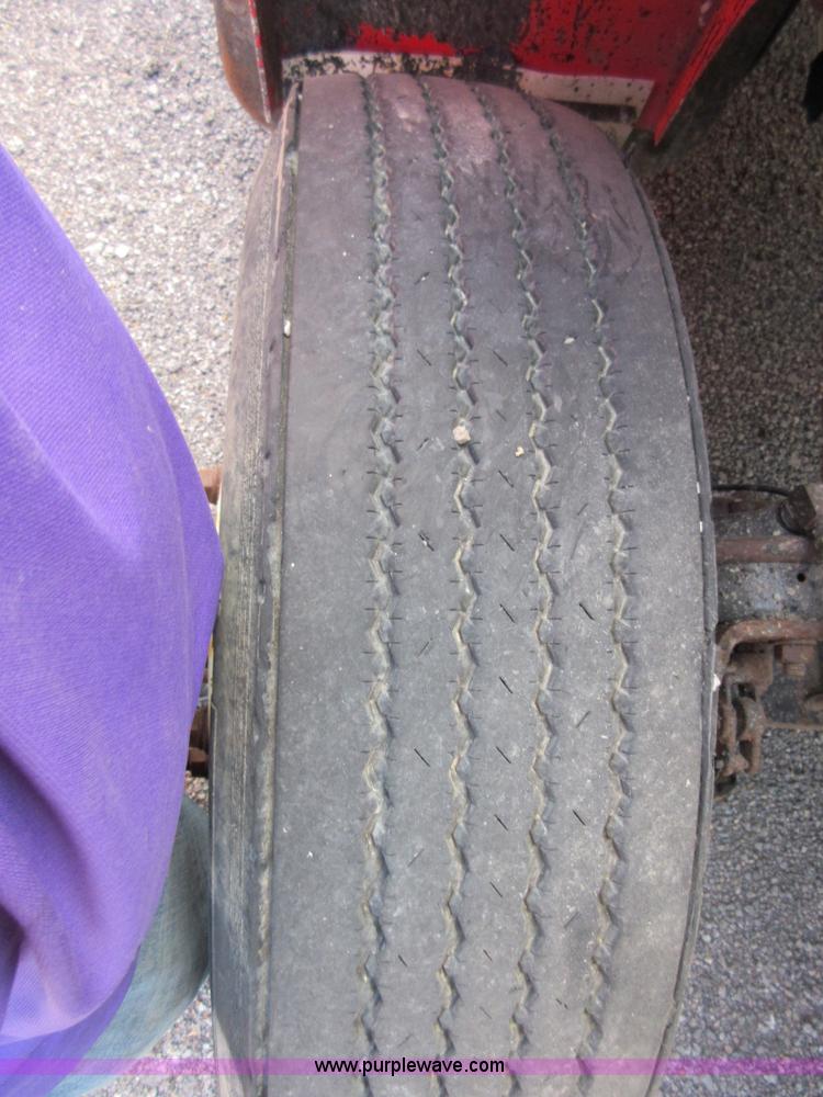 image for item I1959 1999 International 4900 dump truck