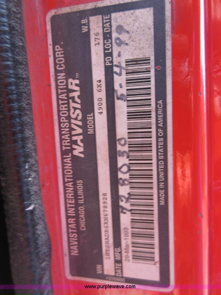 image for item I1959 1999 International 4900 dump truck