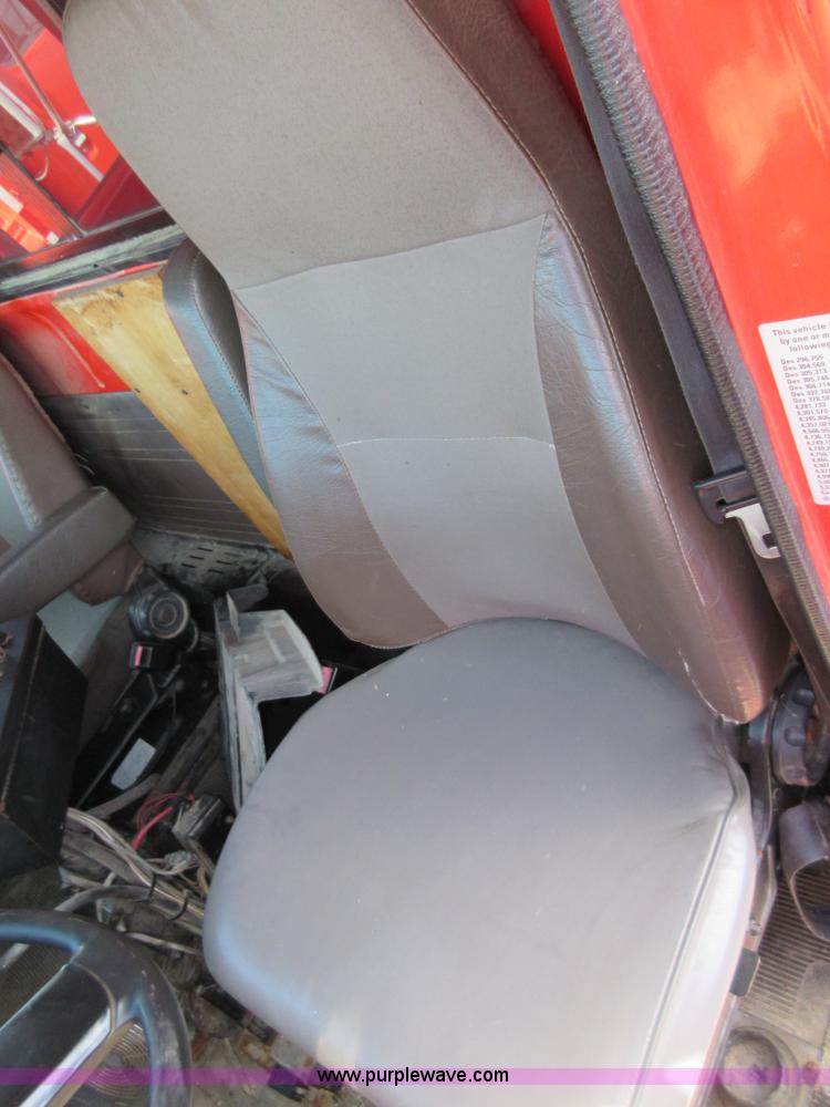 image for item I1959 1999 International 4900 dump truck