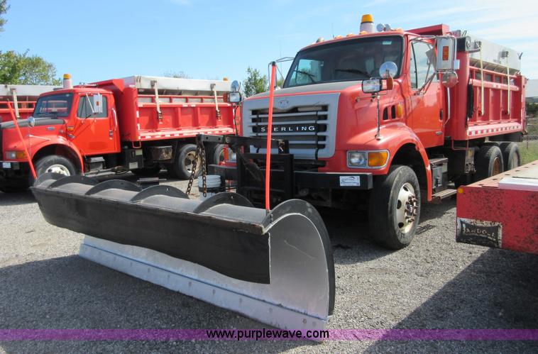 image for item I1961 2003 Sterling LT7500 dump truck