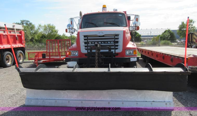 image for item I1961 2003 Sterling LT7500 dump truck