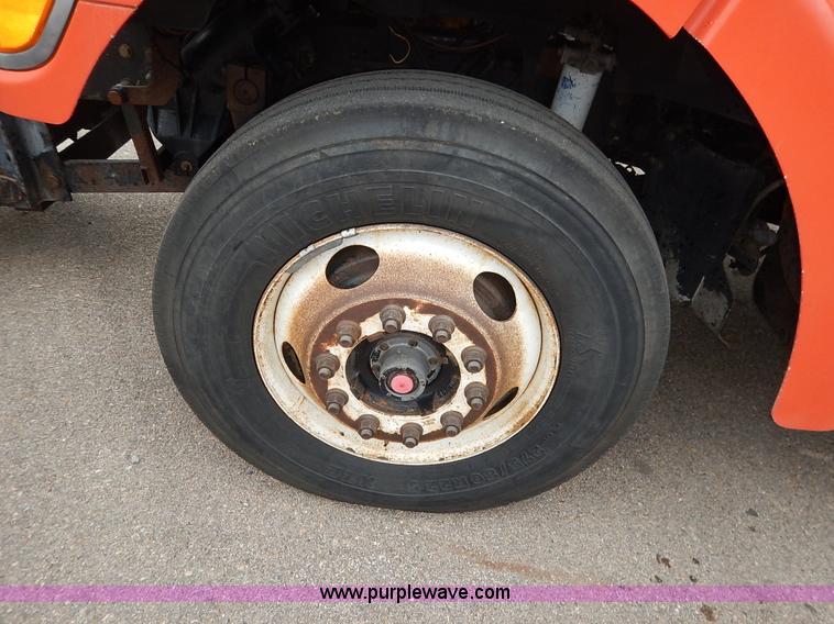 image for item K1664 2001 Sterling LP7500 dump truck