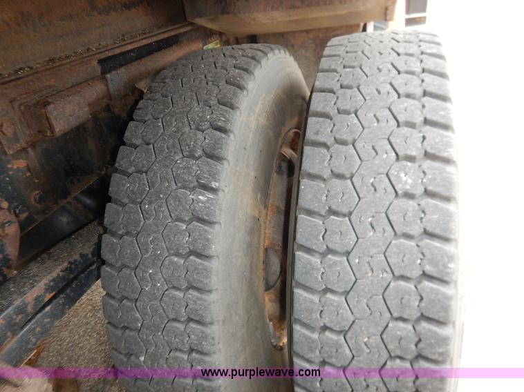 image for item K1664 2001 Sterling LP7500 dump truck