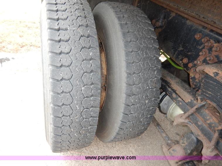 image for item K1664 2001 Sterling LP7500 dump truck