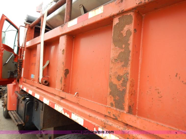 image for item K1664 2001 Sterling LP7500 dump truck