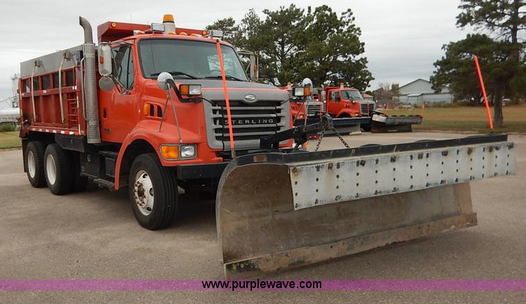image for item K1665 2001 Sterling LP7500 dump truck