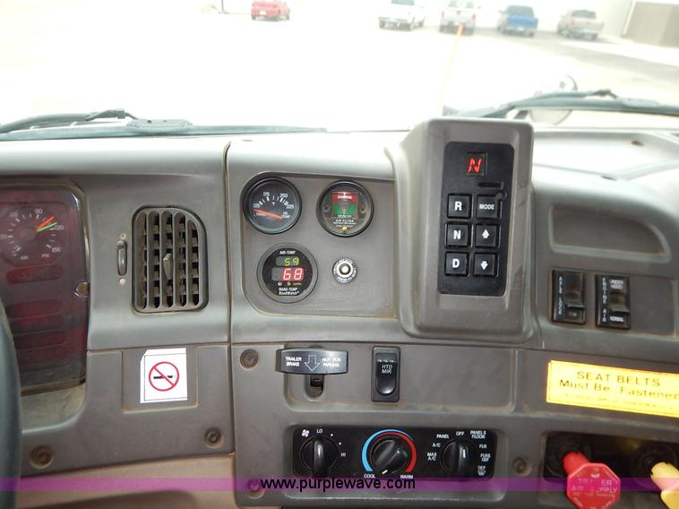 image for item K1665 2001 Sterling LP7500 dump truck