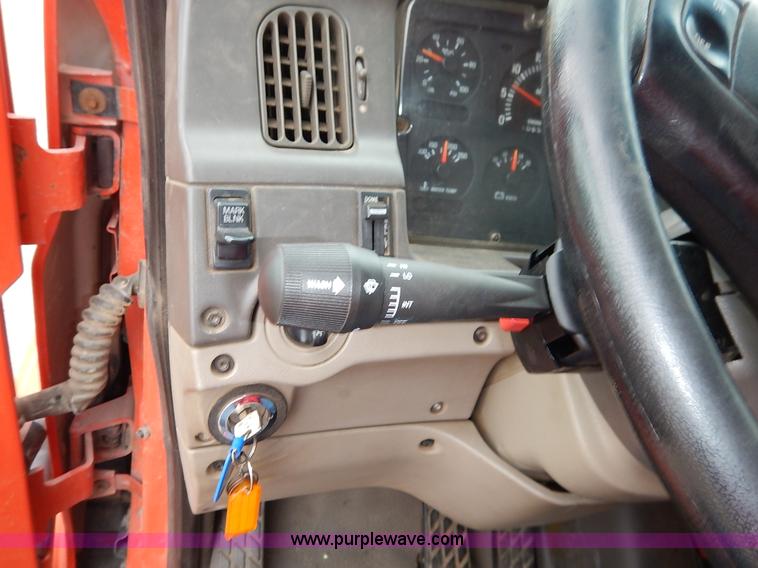 image for item K1665 2001 Sterling LP7500 dump truck