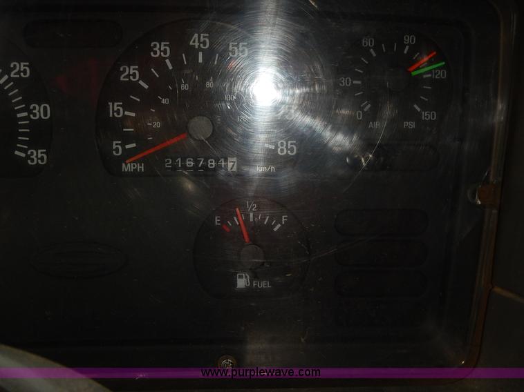 image for item K1665 2001 Sterling LP7500 dump truck