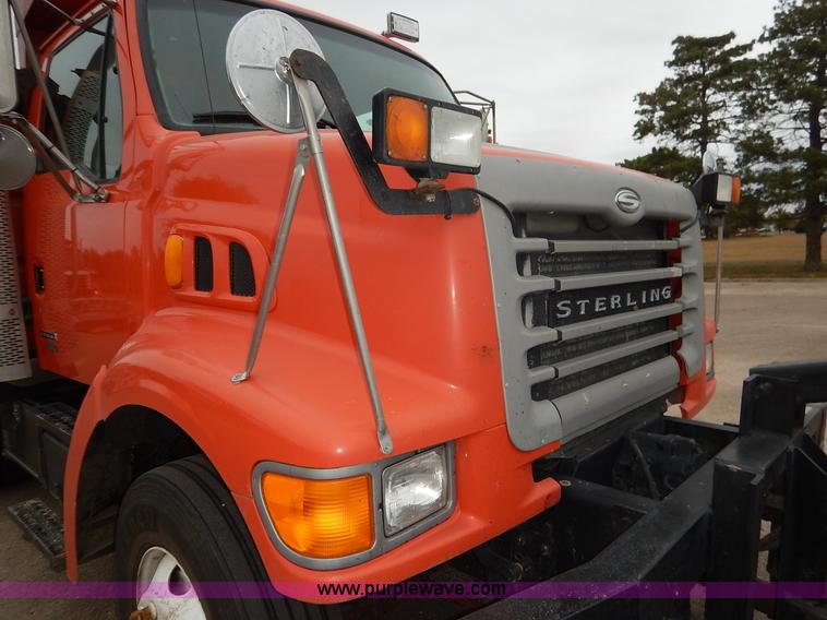 image for item K1665 2001 Sterling LP7500 dump truck