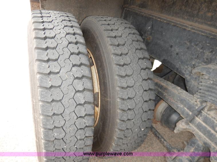 image for item K1665 2001 Sterling LP7500 dump truck