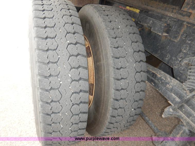 image for item K1665 2001 Sterling LP7500 dump truck