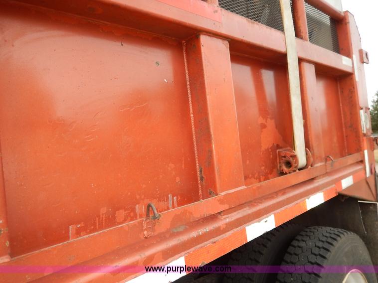 image for item K1665 2001 Sterling LP7500 dump truck