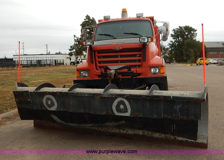 image for item K1666 1999 Sterling L9511 dump truck