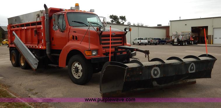 image for item K1666 1999 Sterling L9511 dump truck