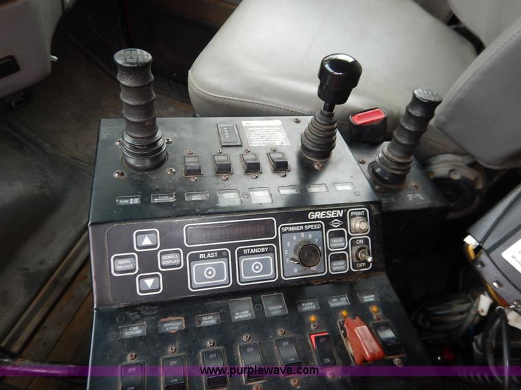 image for item K1666 1999 Sterling L9511 dump truck