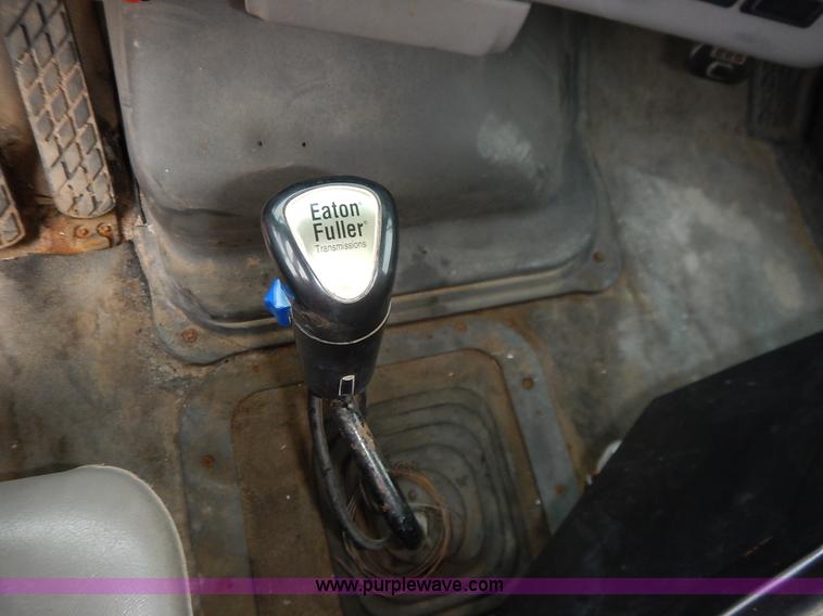 image for item K1666 1999 Sterling L9511 dump truck