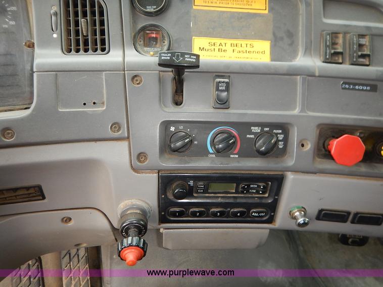 image for item K1666 1999 Sterling L9511 dump truck