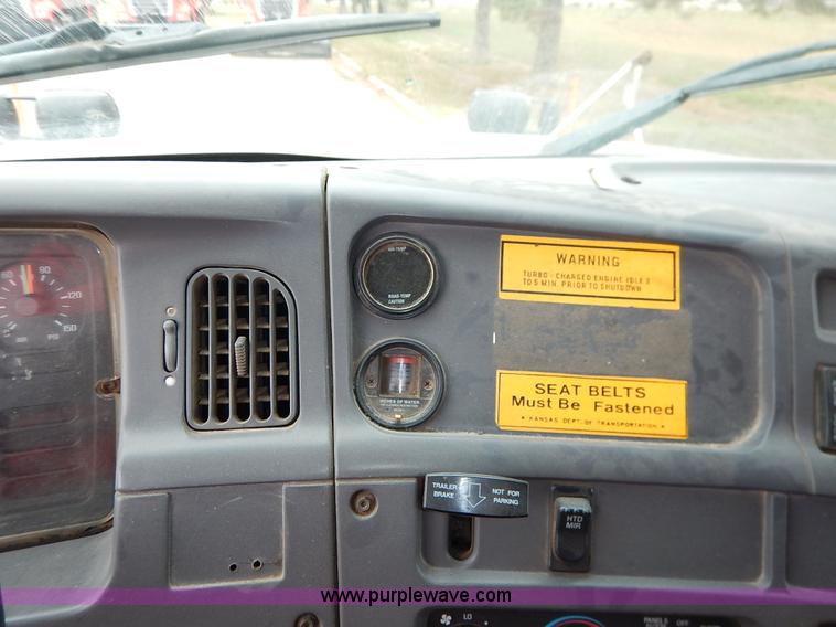 image for item K1666 1999 Sterling L9511 dump truck