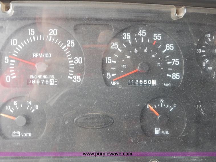 image for item K1666 1999 Sterling L9511 dump truck