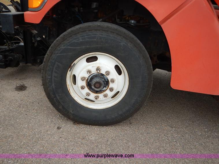 image for item K1666 1999 Sterling L9511 dump truck