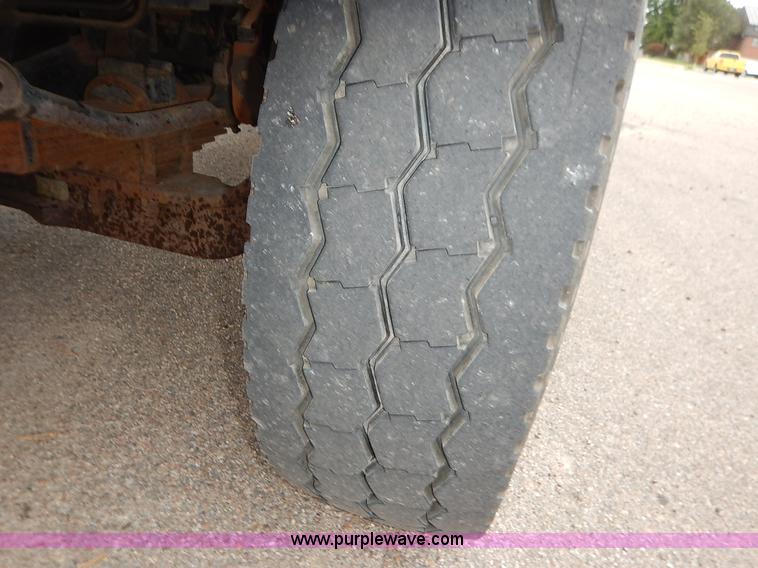 image for item K1666 1999 Sterling L9511 dump truck