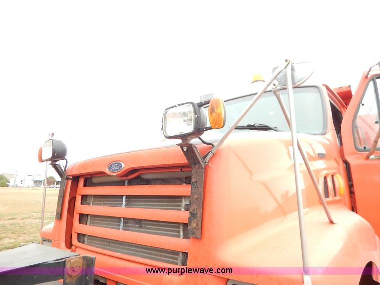 image for item K1666 1999 Sterling L9511 dump truck