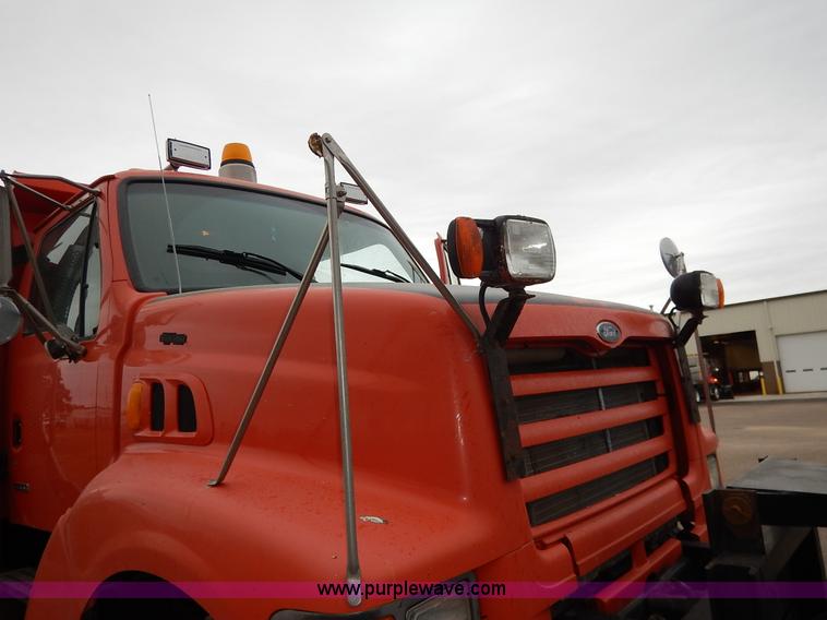 image for item K1666 1999 Sterling L9511 dump truck