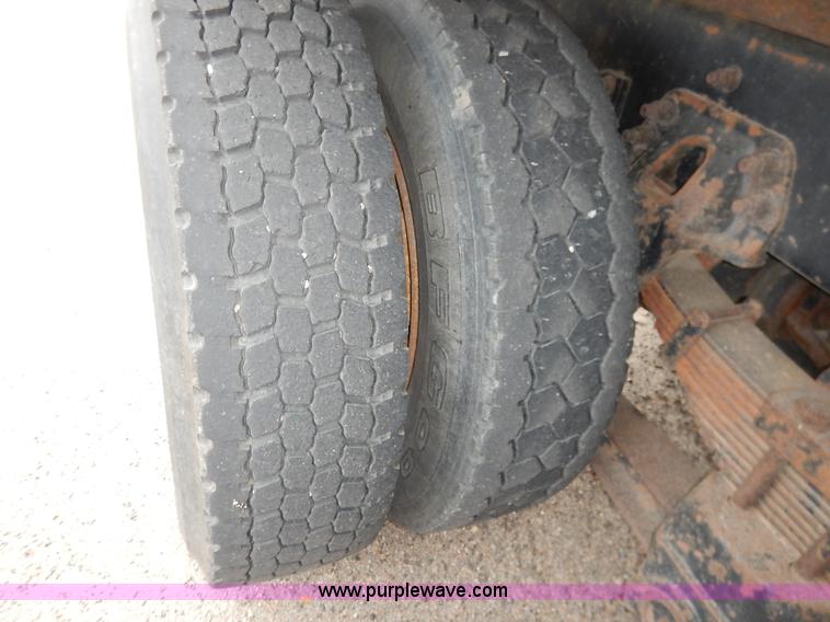 image for item K1666 1999 Sterling L9511 dump truck