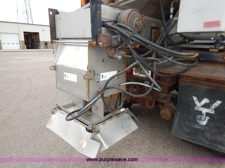 image for item K1666 1999 Sterling L9511 dump truck