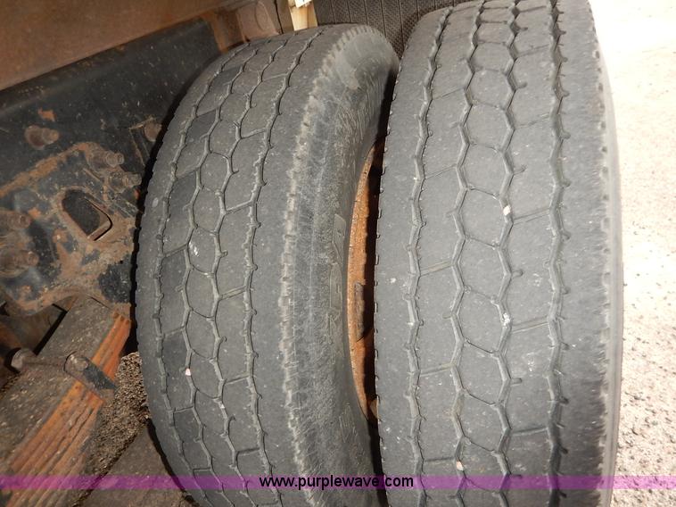 image for item K1666 1999 Sterling L9511 dump truck